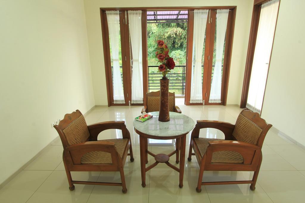 Villa Eby Syariah Bandung Ngoại thất bức ảnh